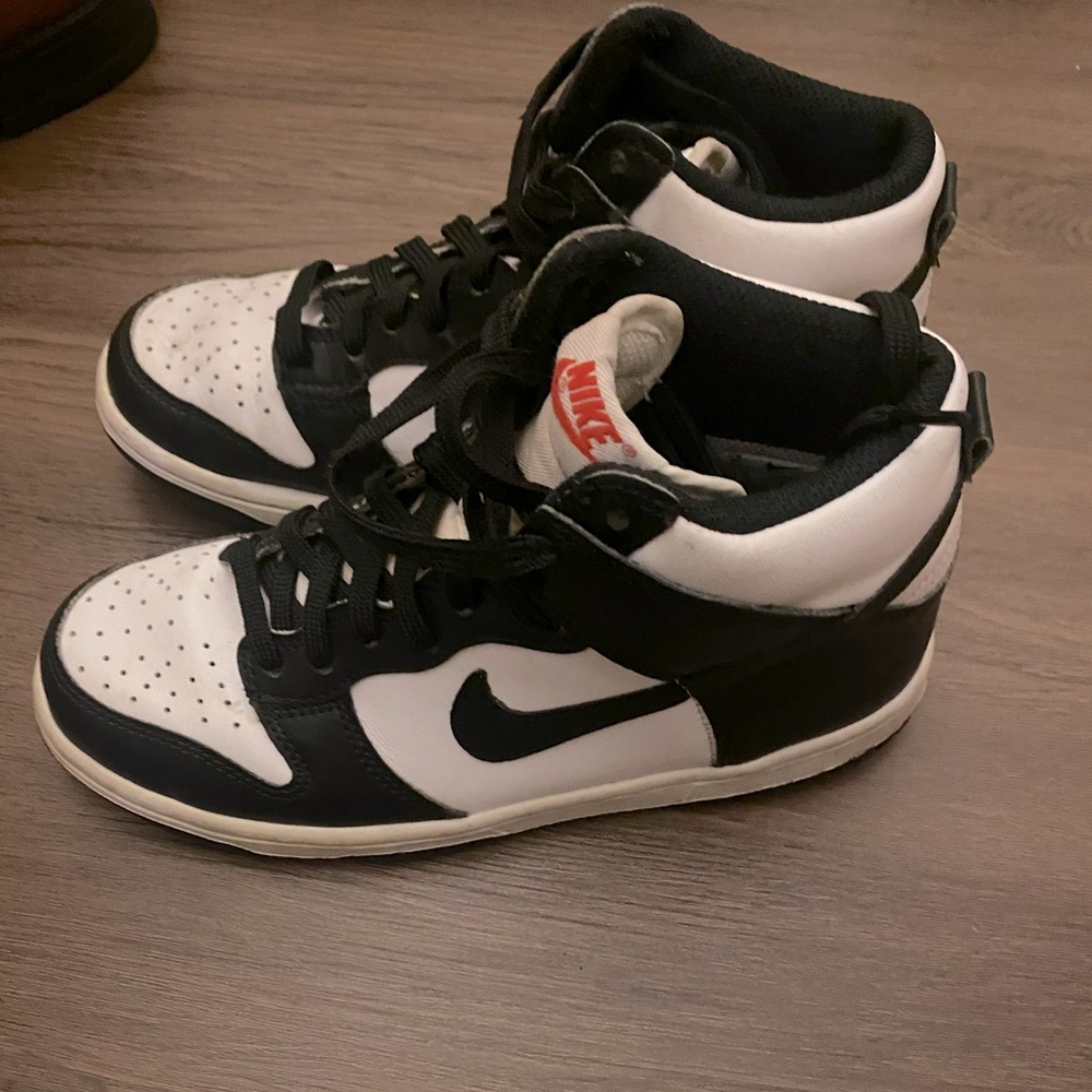 Boys Nike Air Force size 5